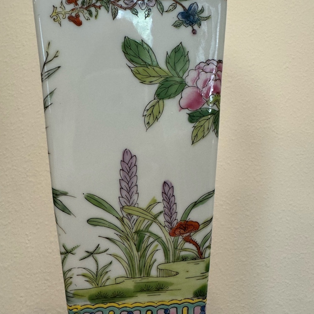 Vintage Made in Macu 10 Inch Floral Porcelain Vase - Picture 11 of 12